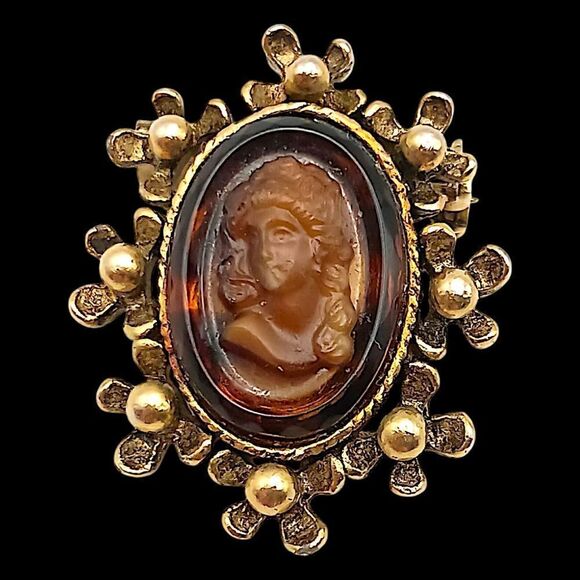 Root Beer Amber Glass Cameo Brooch Pin Antique Gold Tone MINI Carved Victorian - Picture 8 of 15